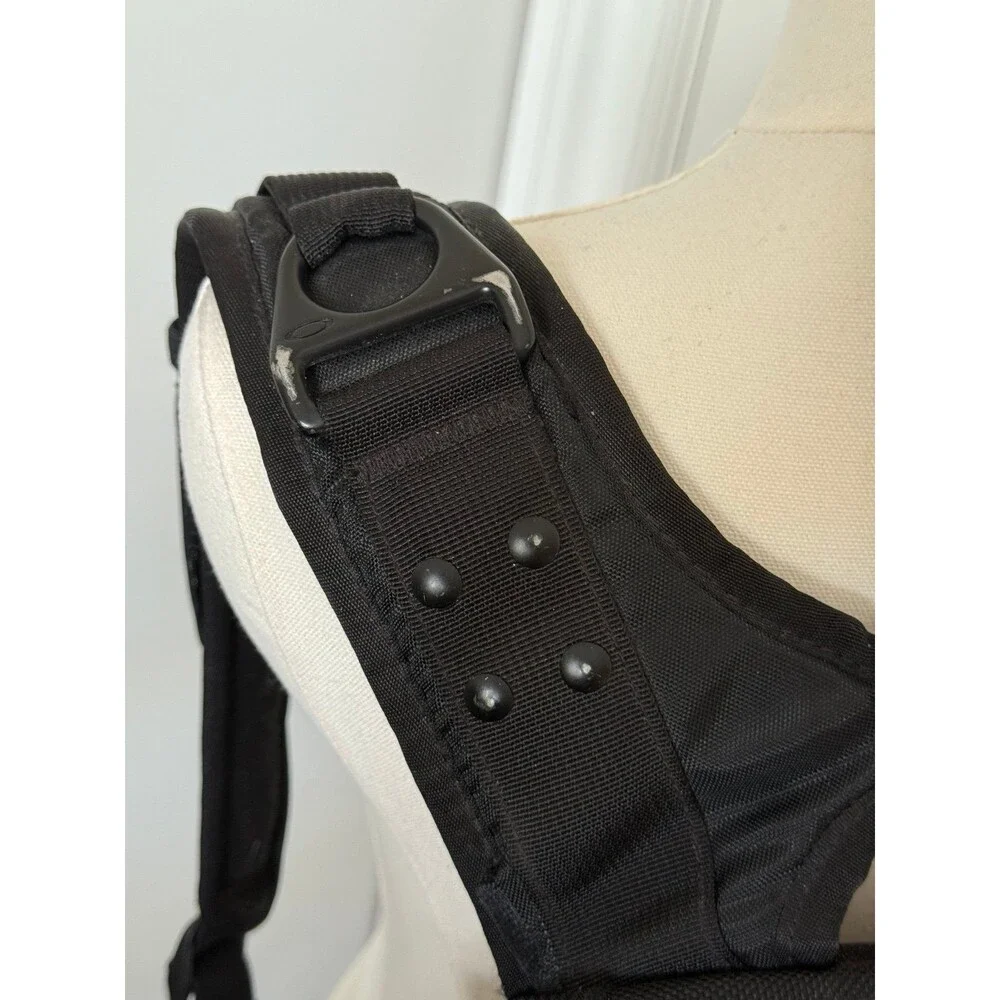 Vintage Oakley Icon 3.0 Tactical Backpack Black Y2K Tech Bag